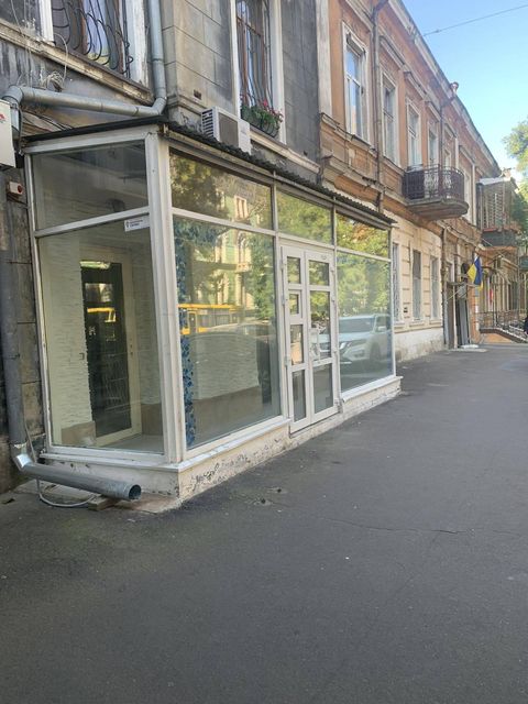 For Sale! Urgent! Office on the best stretch of Pastera Street.