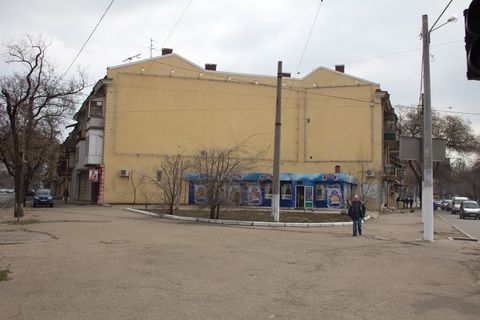 URGENT! For Sale! Right in the heart of the city, the "Vagon" café on a 600-square-meter lot.