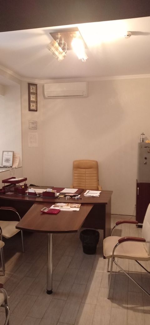 For Sale! Urgent! Commercial space for business with a full-sized 87-square-meter basement