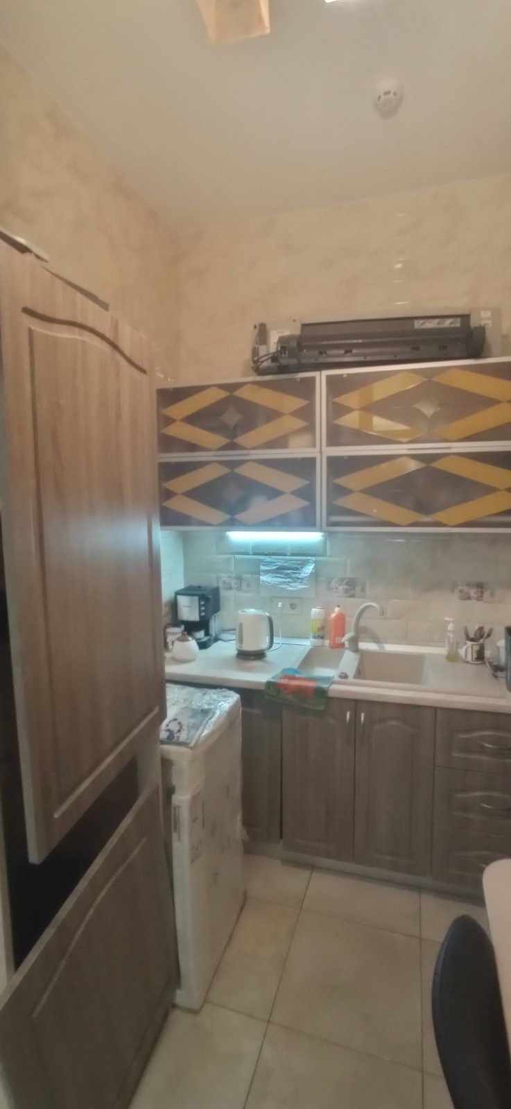 For Sale! Urgent! Commercial space for business with a full-sized 87-square-meter basement