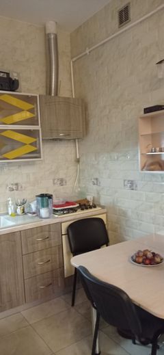 For Sale! Urgent! Commercial space for business with a full-sized 87-square-meter basement