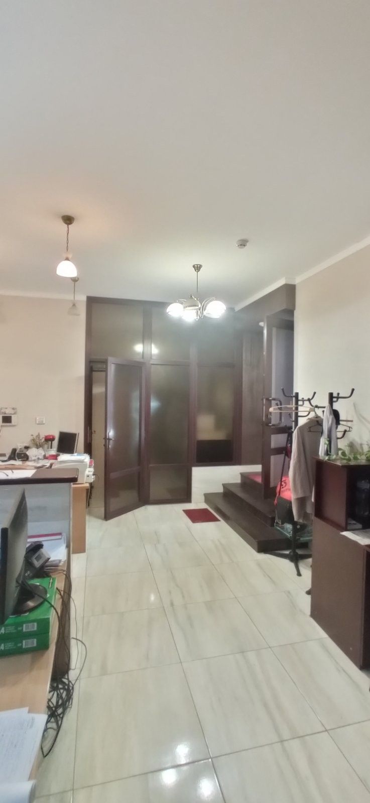 For Sale! Urgent! Commercial space for business with a full-sized 87-square-meter basement