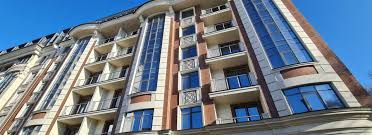 Parking on Evreyskaya Street