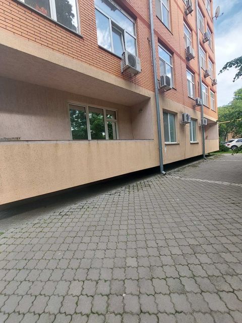 Commercial space on Akademichna Street