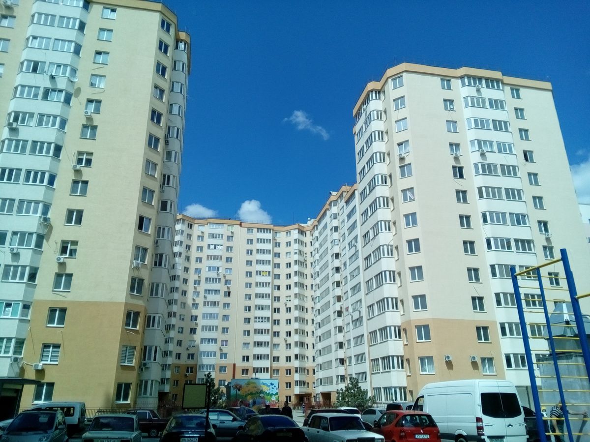 Apartments on Raiduzhny Street