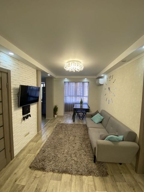 Apartment on Yevhen Chykalenko Street