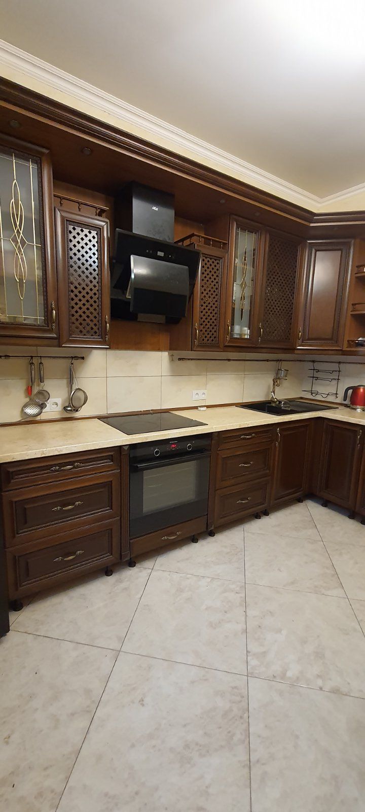 3-bedroom apartment for sale on Chepyga Atamana Street