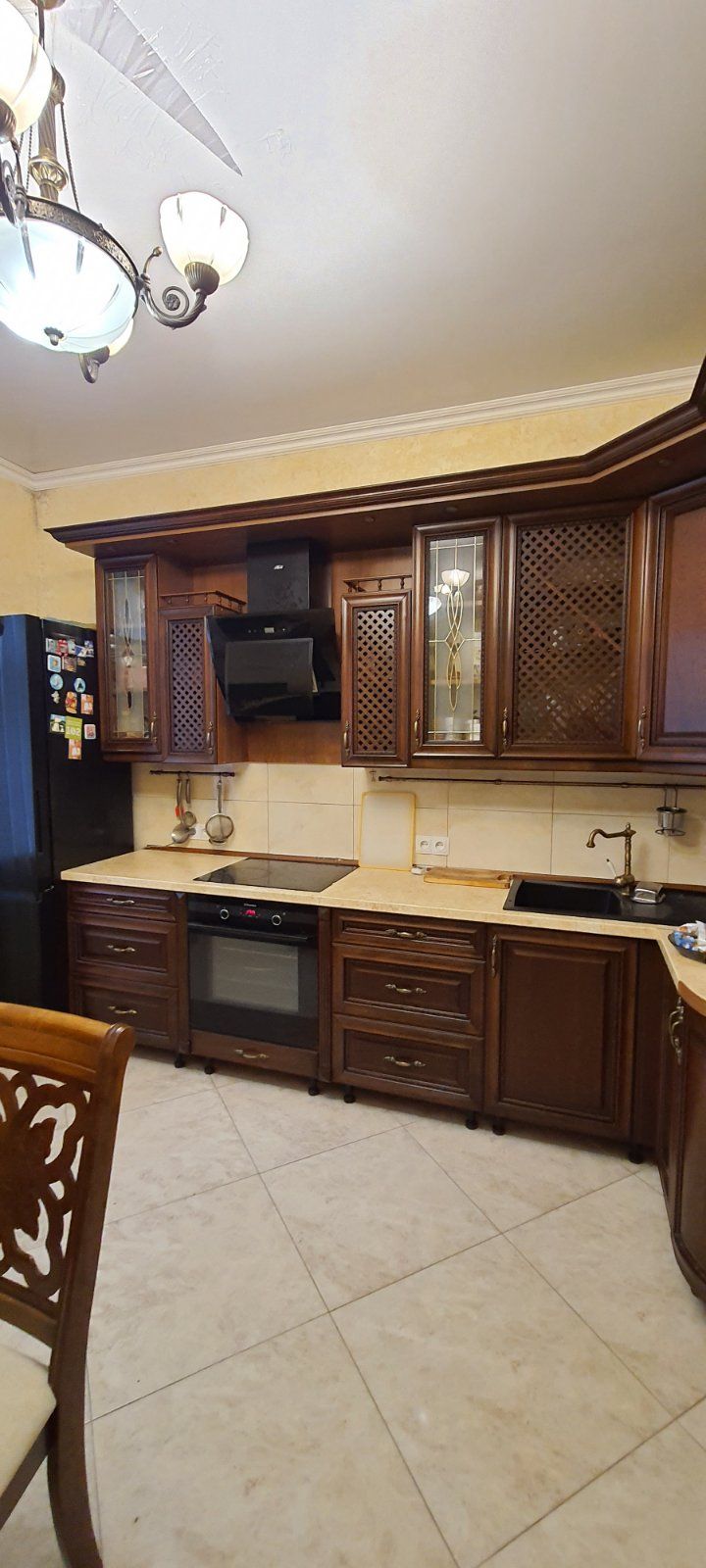 3-bedroom apartment for sale on Chepyga Atamana Street