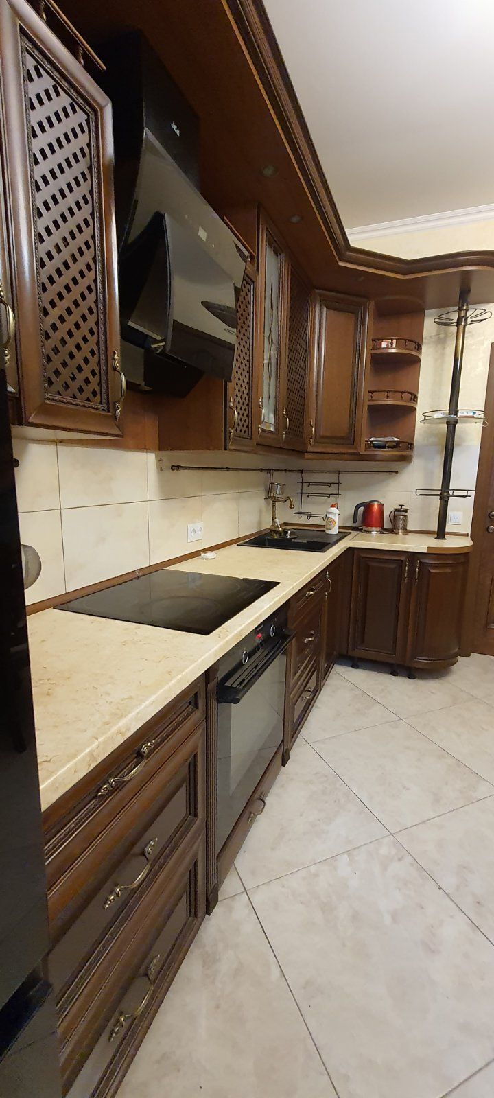3-bedroom apartment for sale on Chepyga Atamana Street