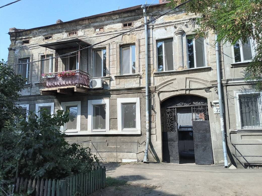 Apartment on Starokinniy Lane