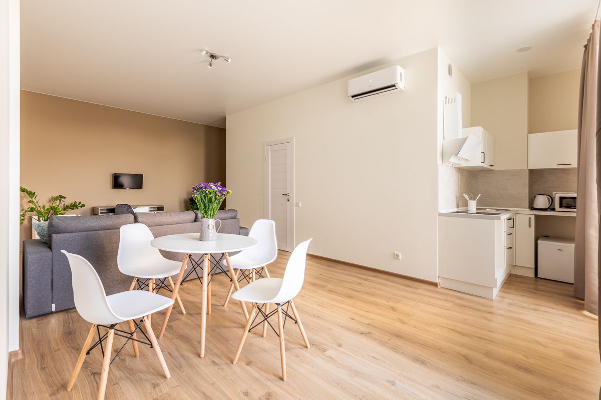 Two-bedroom apartment on Dmitra Donskogo Street