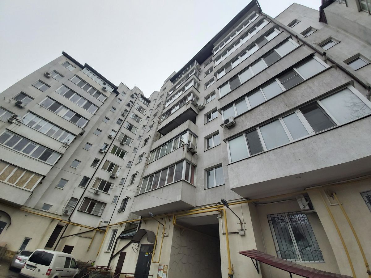 apartment on Staroreznichna Street