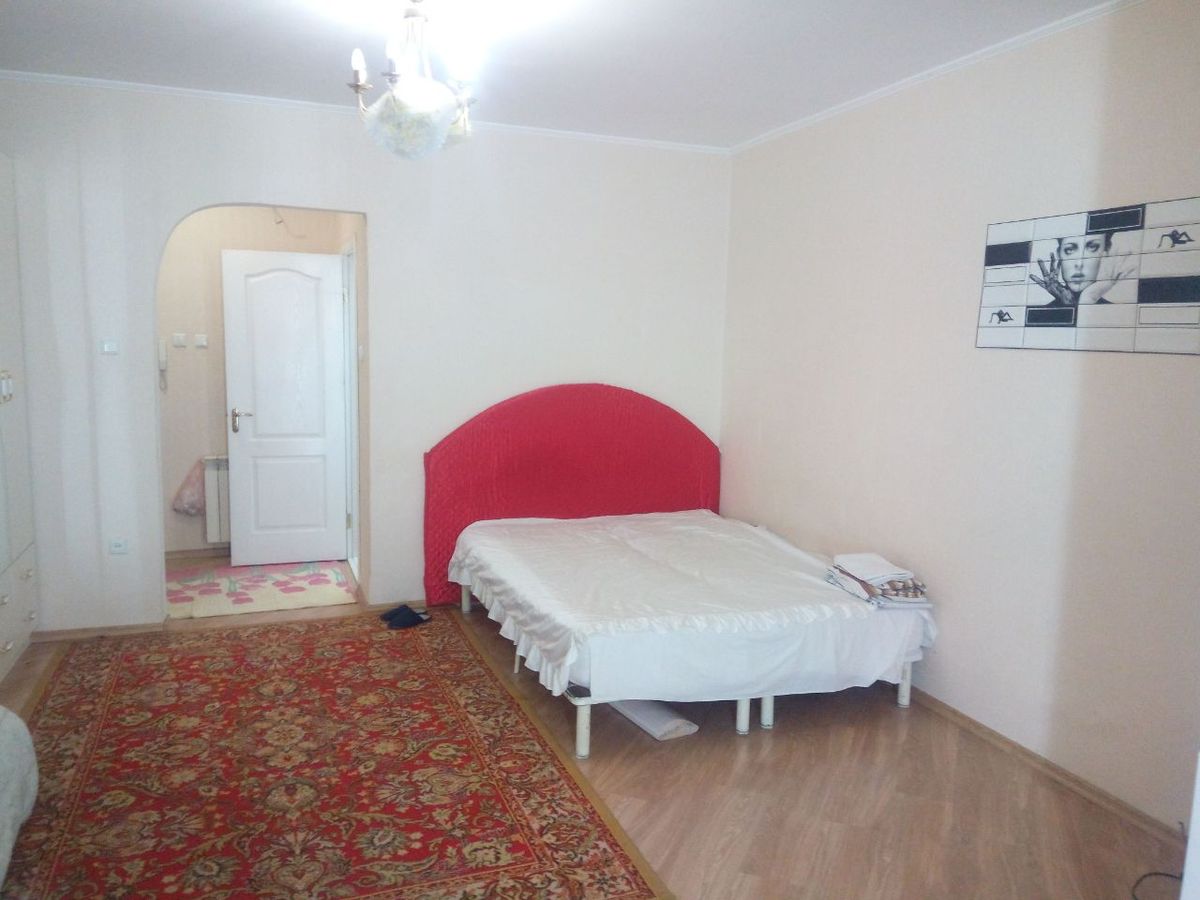 квартира на Бочарова вул.