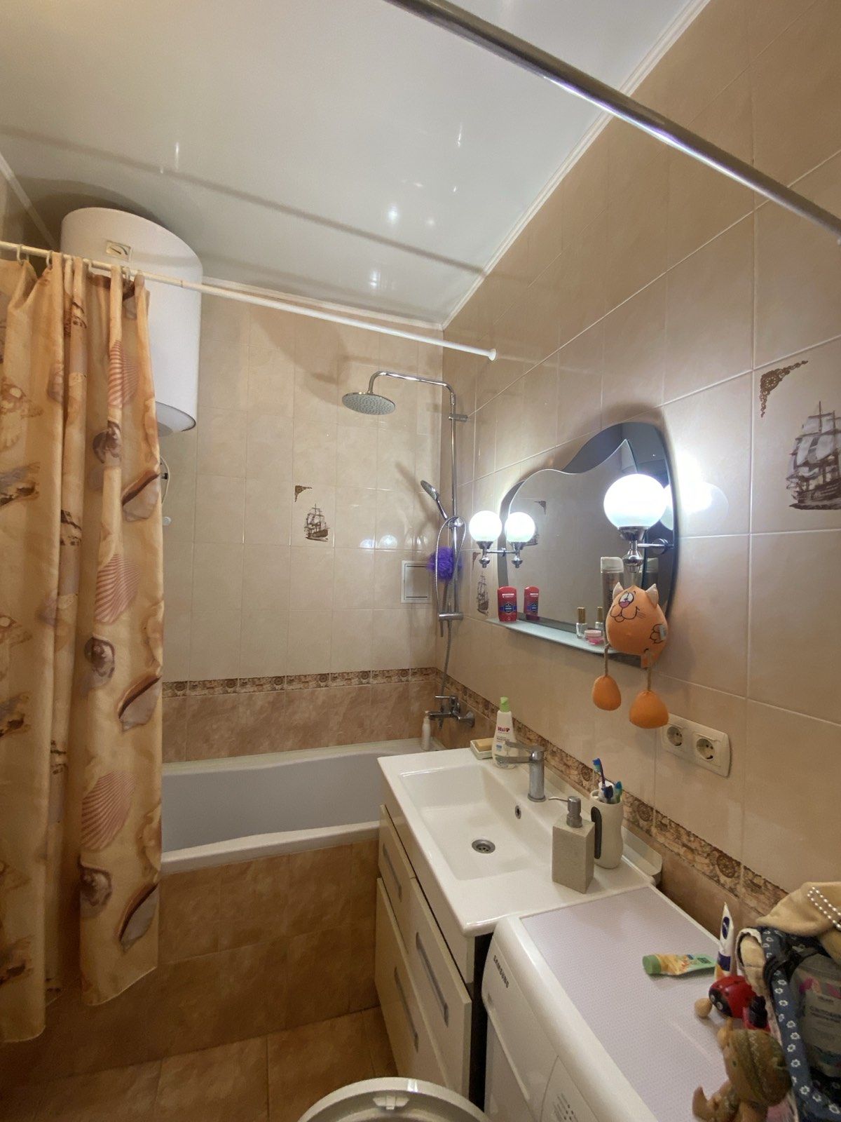 Apartment in the Raduzhny neighborhood, on
