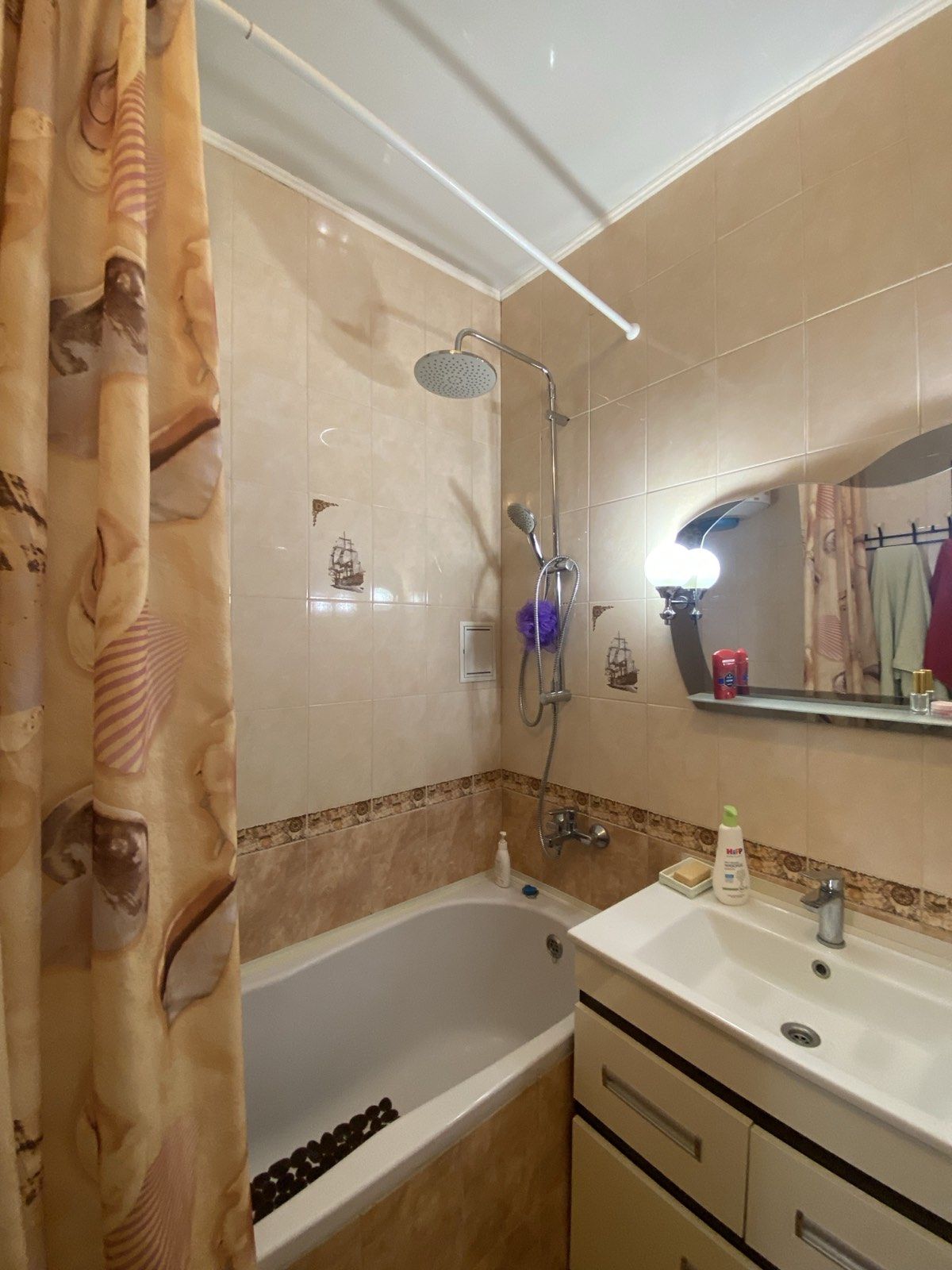 Apartment in the Raduzhny neighborhood, on