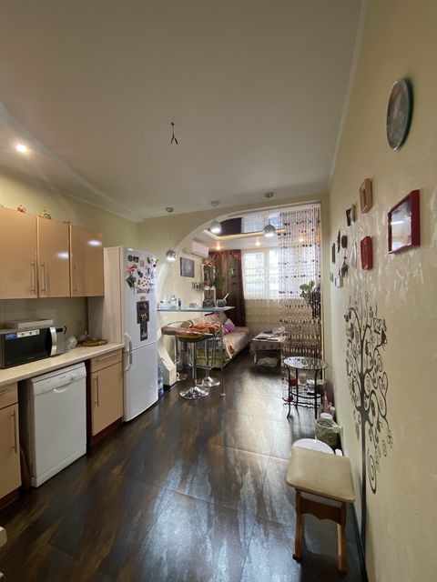 Apartment in the Raduzhny neighborhood, on