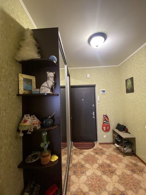 Apartment in the Raduzhny neighborhood, on