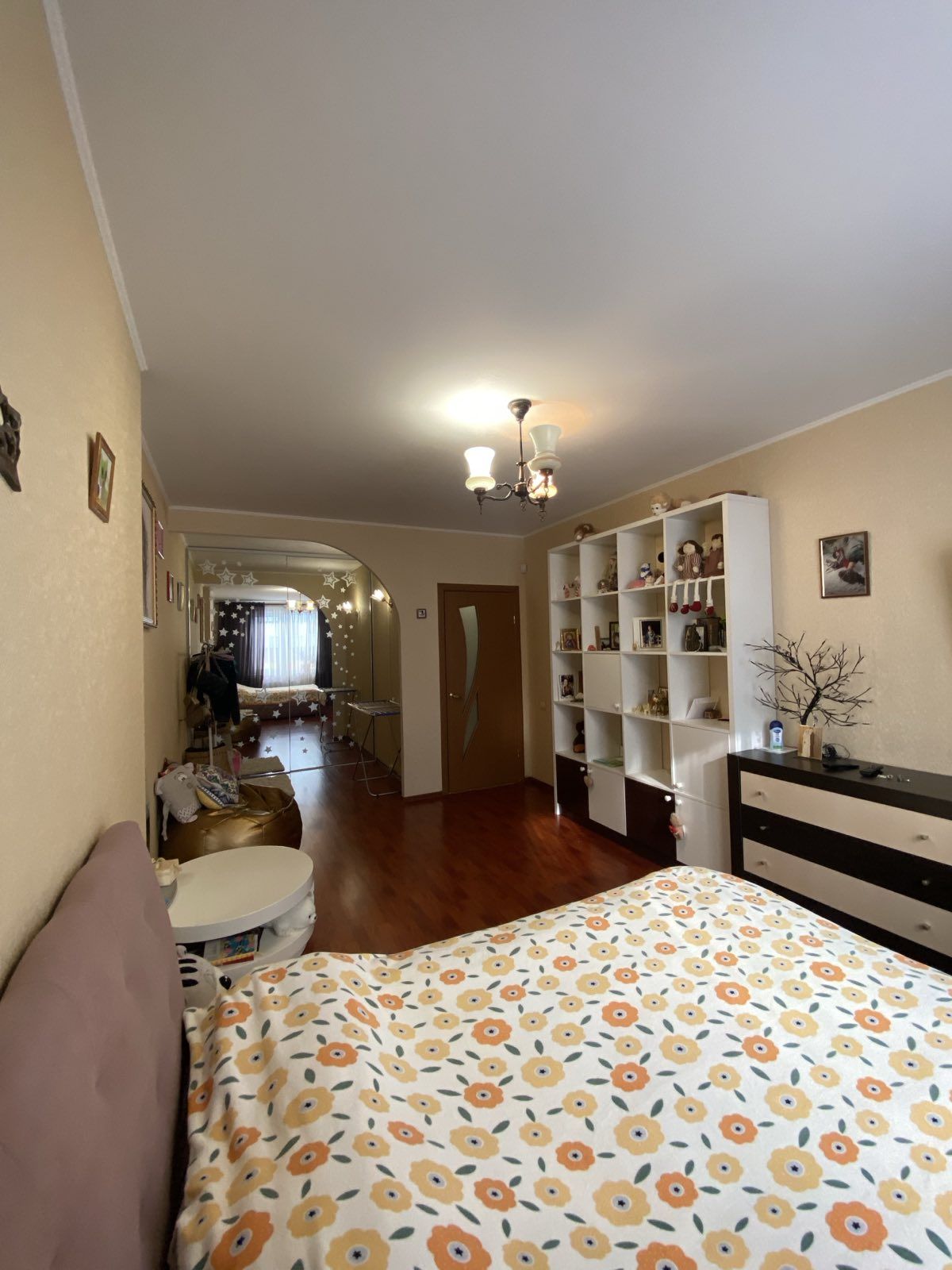 Apartment in the Raduzhny neighborhood, on