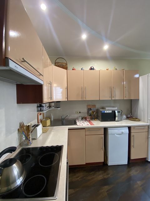 Apartment in the Raduzhny neighborhood, on