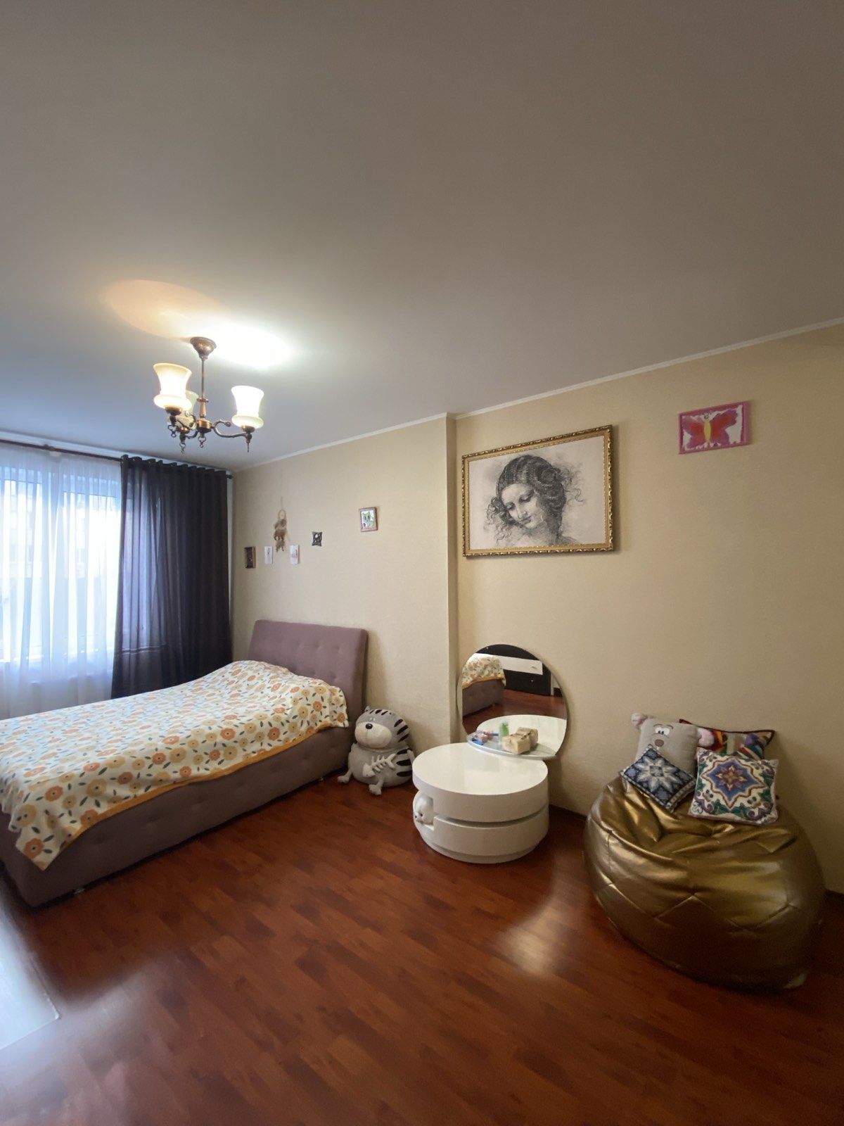 Apartment in the Raduzhny neighborhood, on