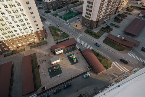 For sale: 2-bedroom apartment with high-end renovations in 49 Zhemchuzhina (Arhitektorskaya)