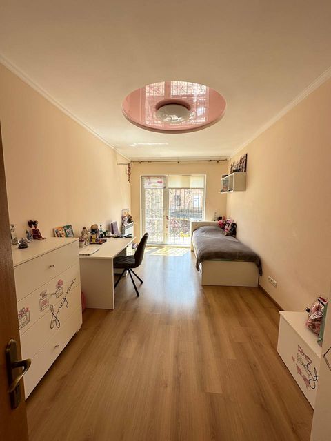 Apartment on Malaya Arnautskaya Street