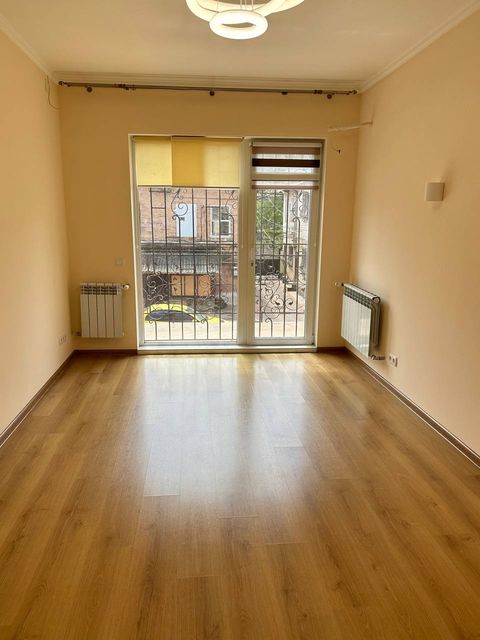 Apartment on Malaya Arnautskaya Street