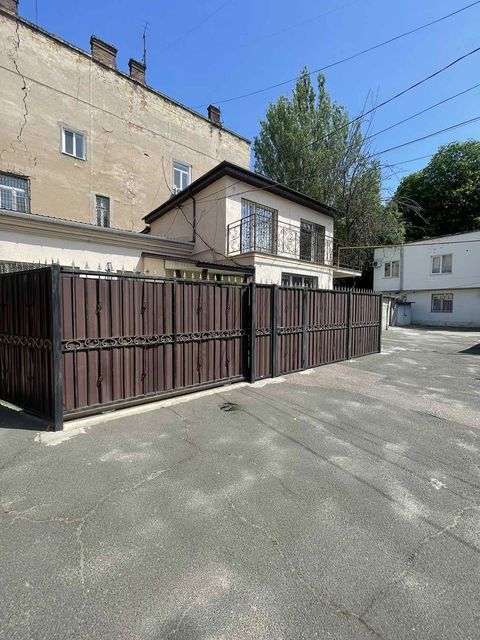 Apartment on Malaya Arnautskaya Street