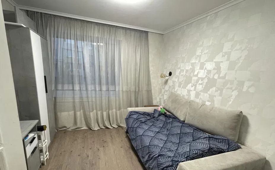 Apartment on Pionerskaya (Akademicheskaya)
