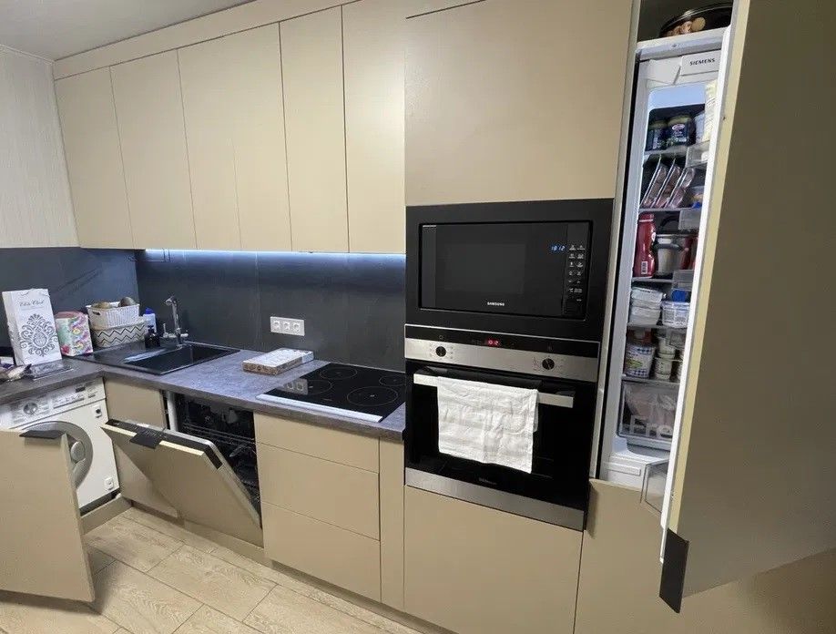 Apartment on Pionerskaya (Akademicheskaya)