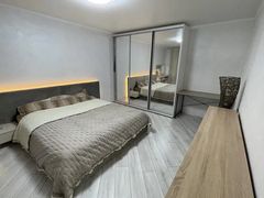 Apartment on Pionerskaya (Akademicheskaya)