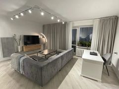 Apartment on Pionerskaya (Akademicheskaya)