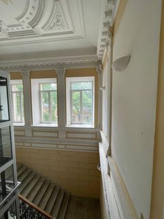 Apartment for sale with a terrace in the city center, with a view of the sea.