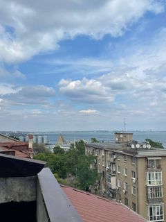 Apartment for sale with a terrace in the city center, with a view of the sea.