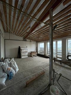 Apartment for sale with a terrace in the city center, with a view of the sea.