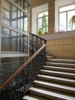Apartment for sale with a terrace in the city center, with a view of the sea.