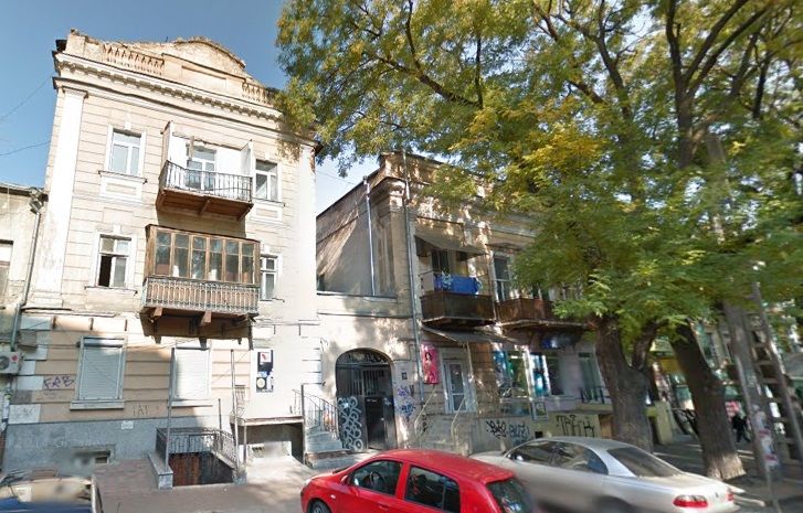 Apartment on Troitska Street