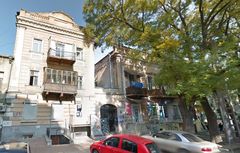Apartment on Troitska Street