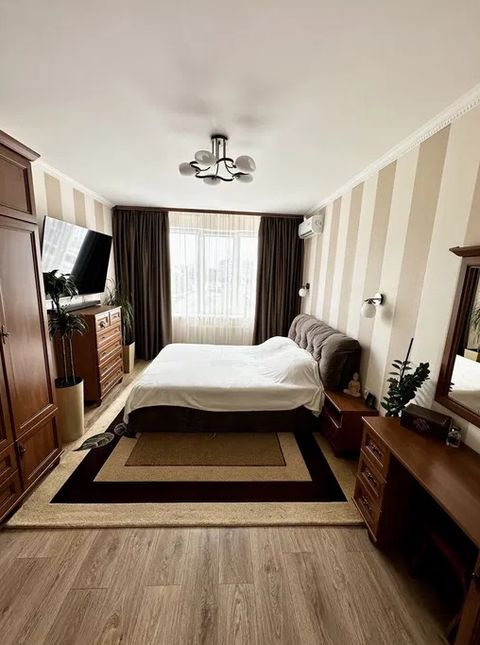 Apartment on General Bocharova Street