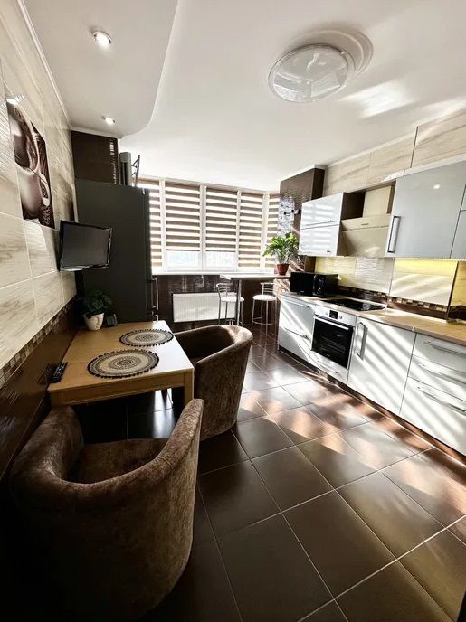 Apartment on General Bocharova Street