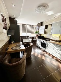 Apartment on General Bocharova Street