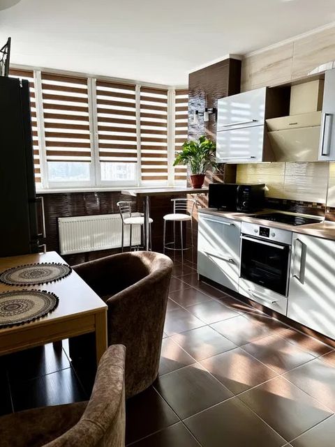Apartment on General Bocharova Street
