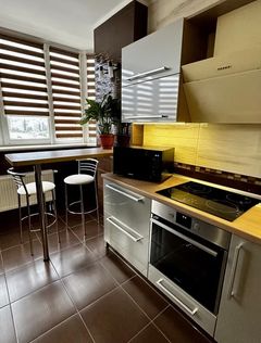 Apartment on General Bocharova Street