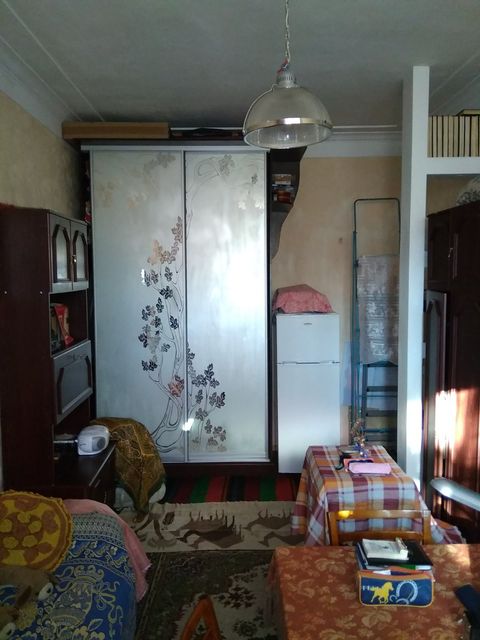 A room in a communal apartment on Staroportofrankivska Street