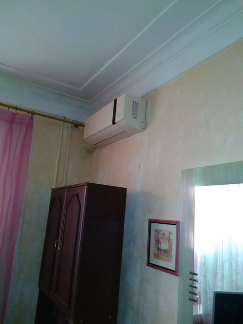 A room in a communal apartment on Staroportofrankivska Street
