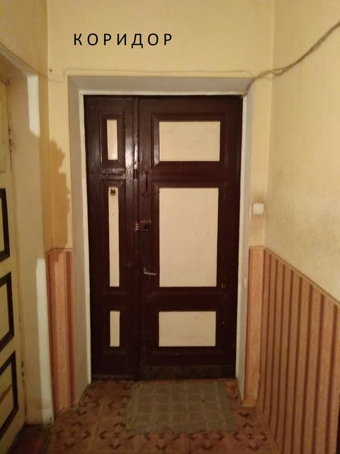 A room in a communal apartment on Staroportofrankivska Street