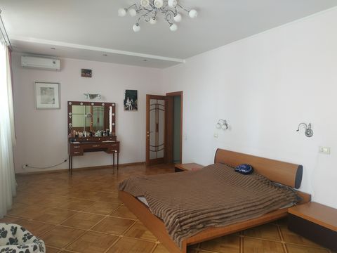 Apartment on Shampanskiy Lane
