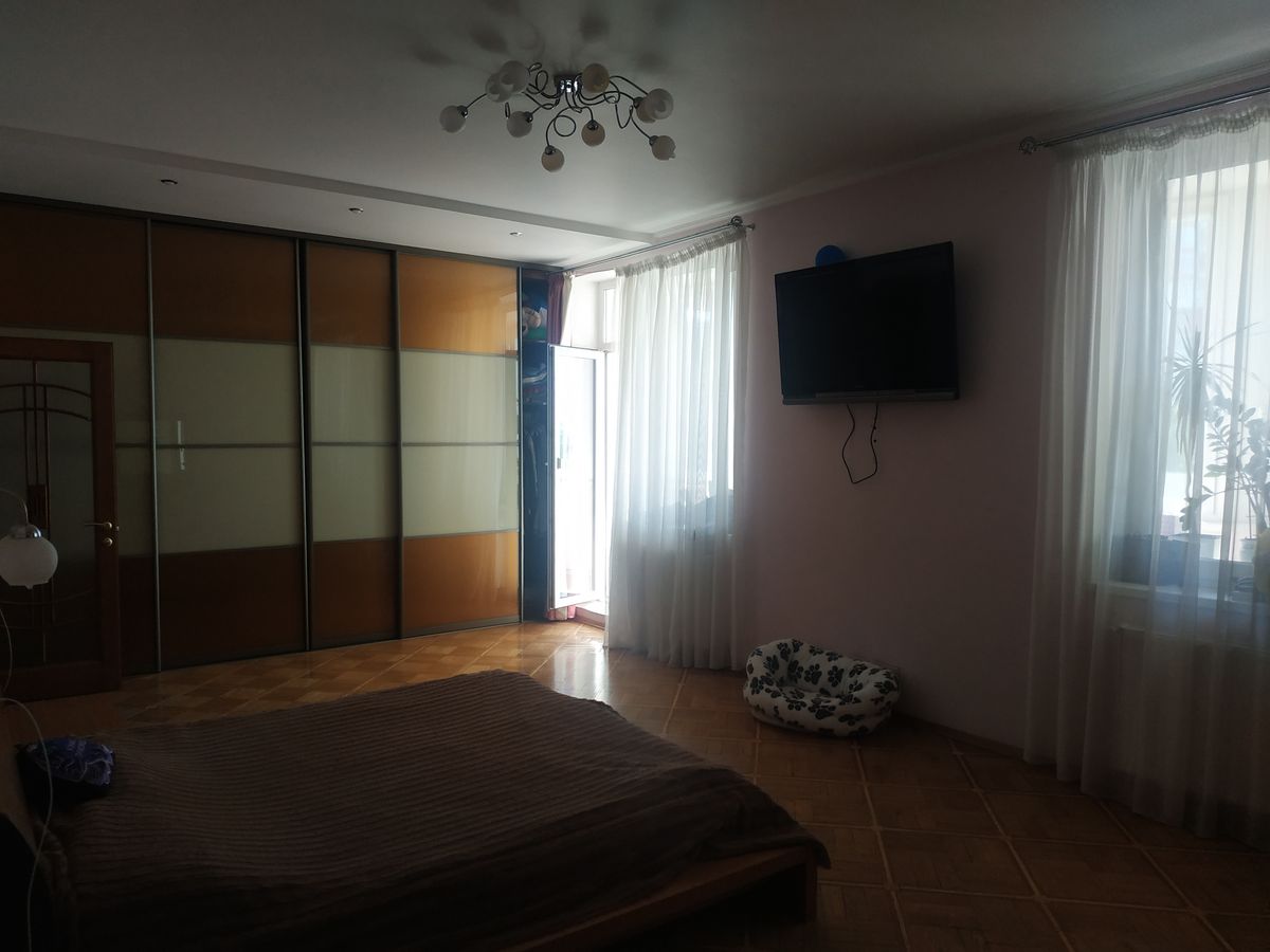 Apartment on Shampanskiy Lane