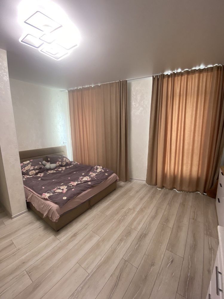 Apartment on Rozkidaylivska Street