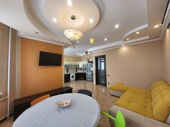 Apartment on Topoleva Street